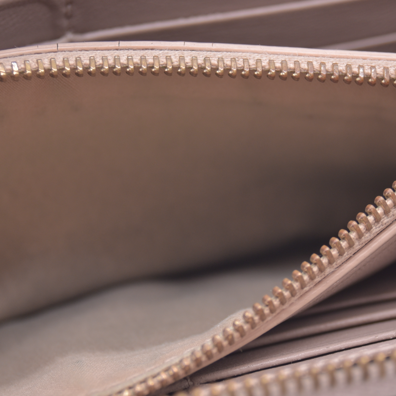 $605 2015 Chloe Long Drew Zip Around Flap Wallet Pink