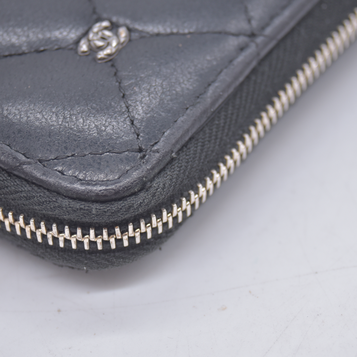 $1150 2018 Chanel 18K Lucky Charms Zip Around Long Wallet Black 10021056