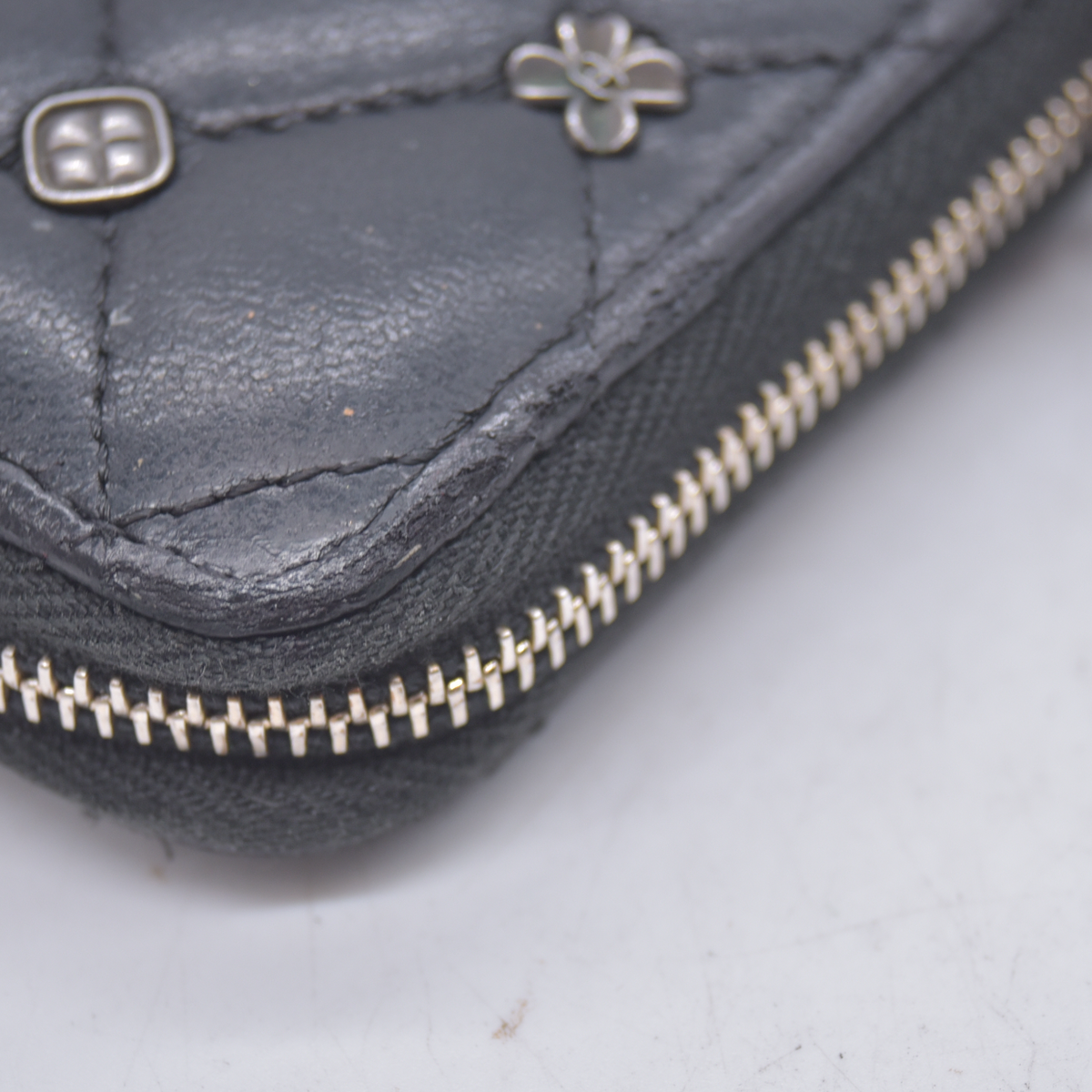 $1150 2018 Chanel 18K Lucky Charms Zip Around Long Wallet Black 10021056