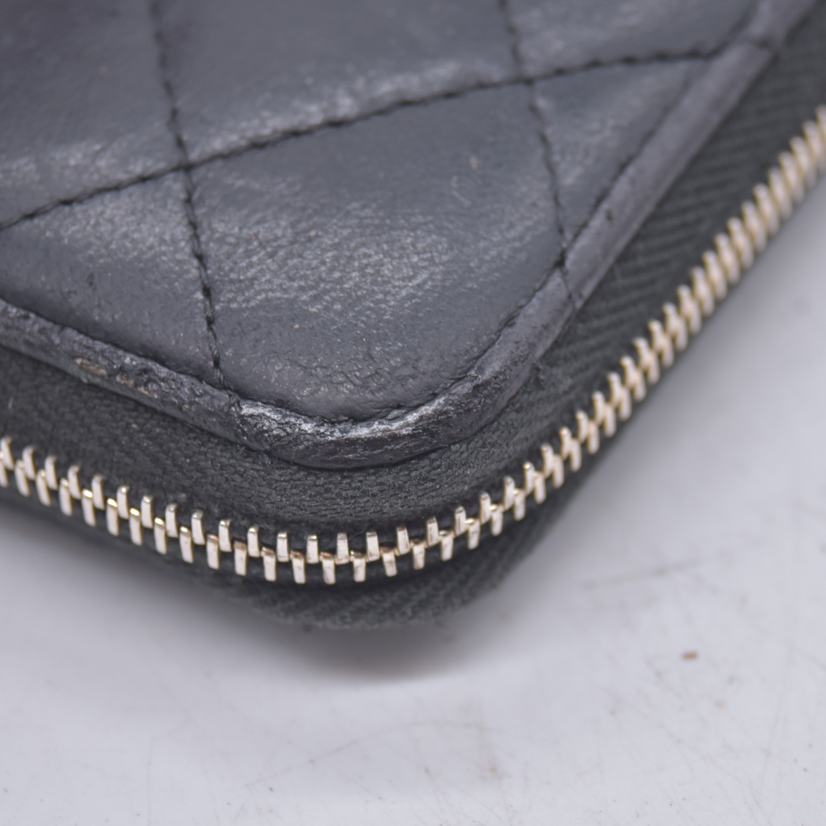 $1150 2018 Chanel 18K Lucky Charms Zip Around Long Wallet Black 10021056