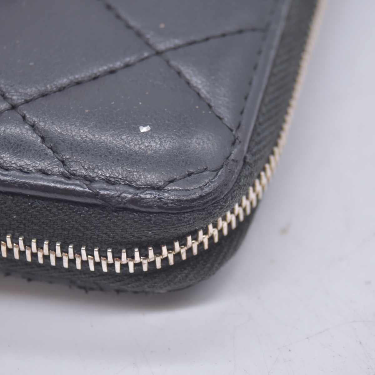 $1150 2018 Chanel 18K Lucky Charms Zip Around Long Wallet Black 10021056