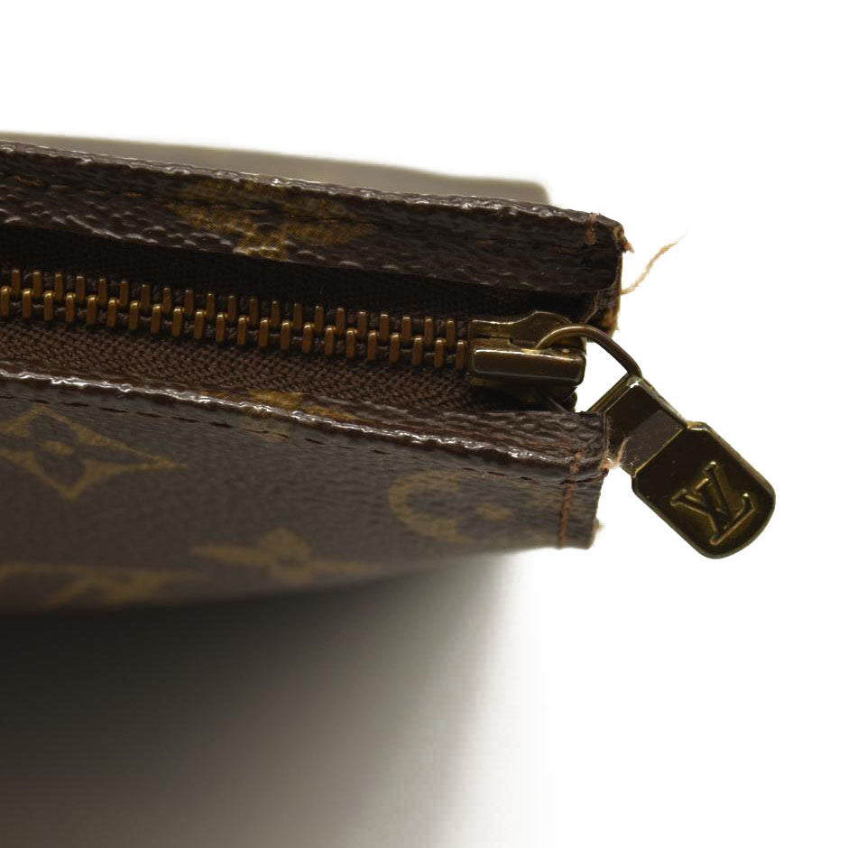 Louis Vuitton  Monogram Toiletry Pouch 26 865AN