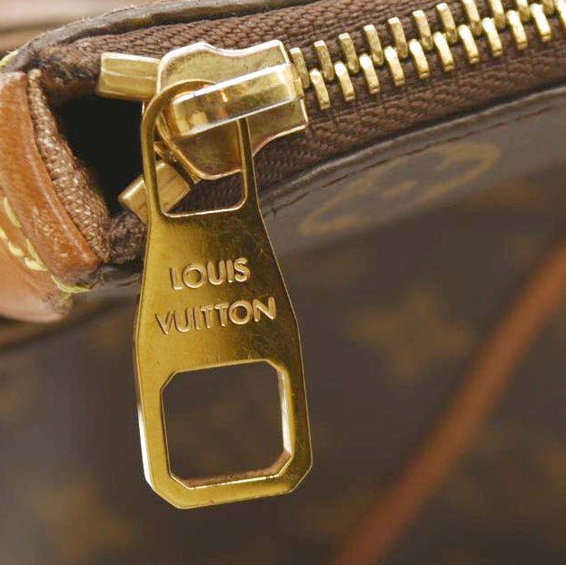 LOUIS VUITTON Monogram Totally PM MB1136