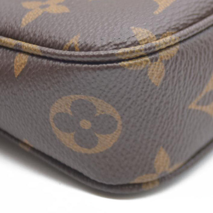 Louis Vuitton  Monogram Chain Pochette Accessories