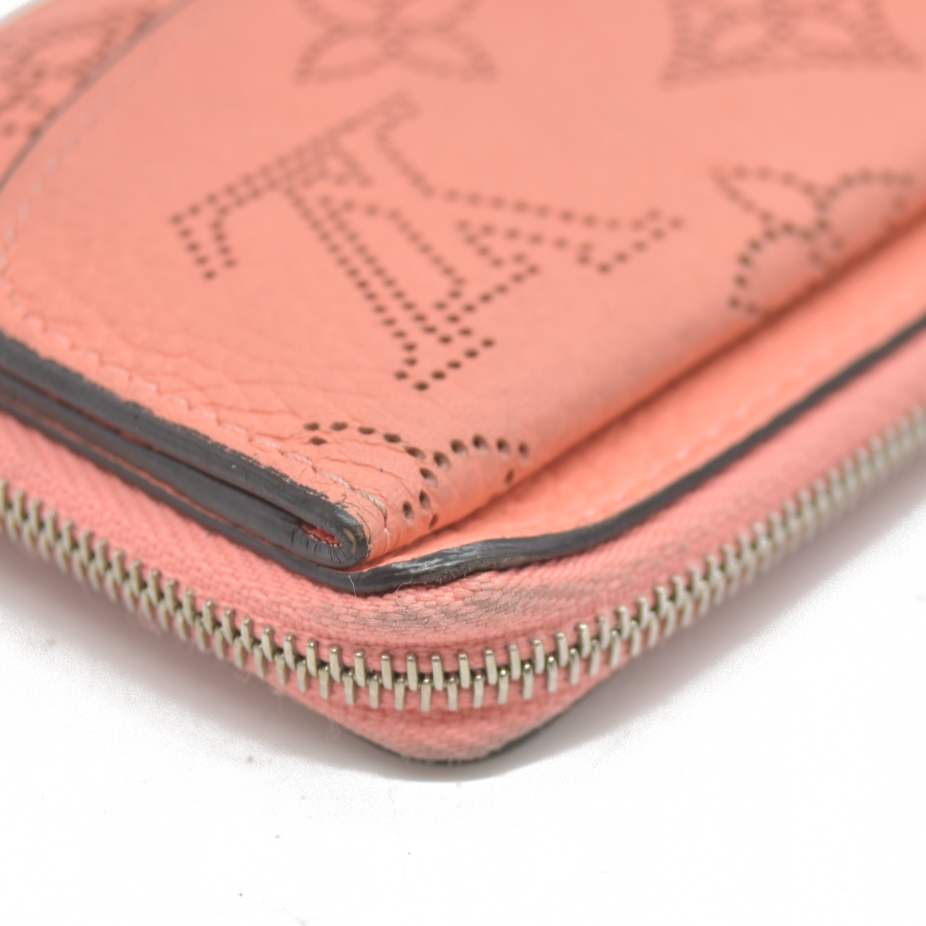 AUCTION $870 Louis Vuitton Mahina Recto Verso Card Holder Coral Leather