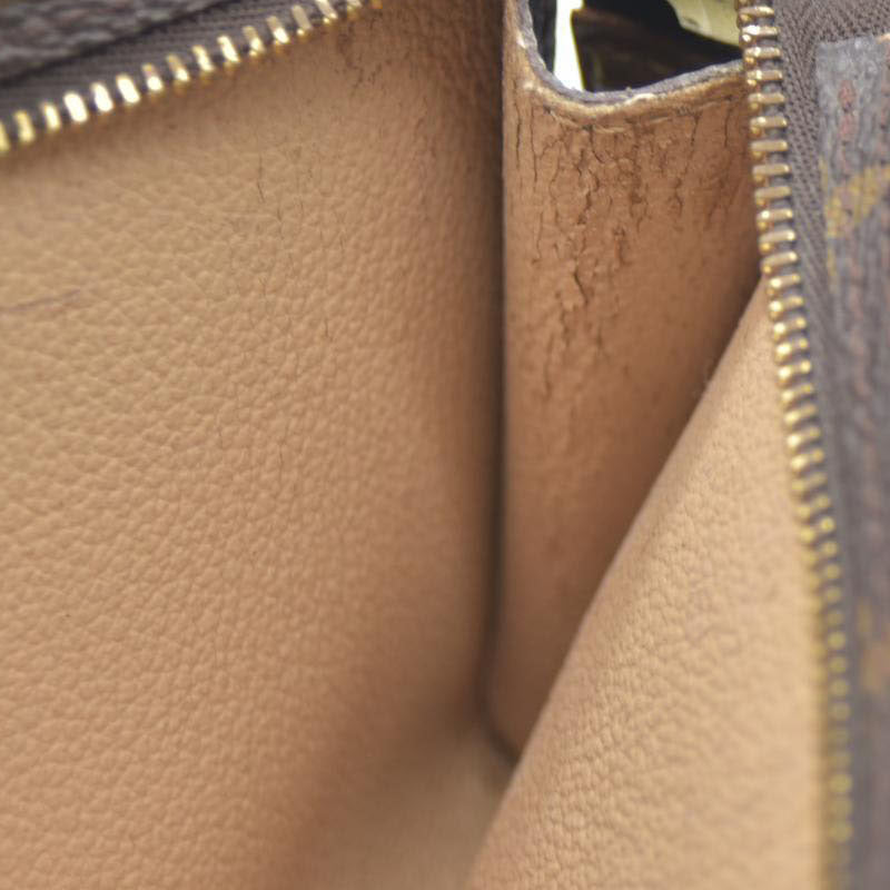 Louis Vuitton Monogram Cosmetics Pouch AR0939