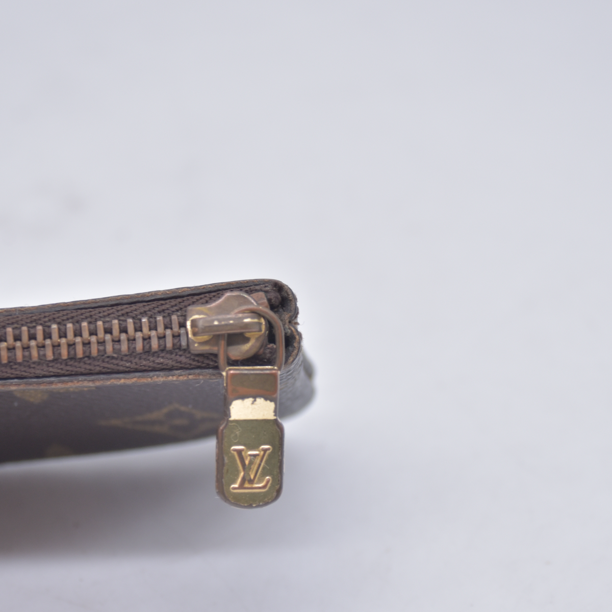 $355 Louis Vuitton Monogram Pochette Cles Wallet Coin Purse Brown 0950ET 10021013