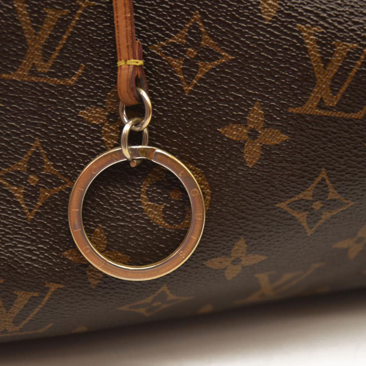 LOUIS VUITTON  Monogram Artsy MM CA1111