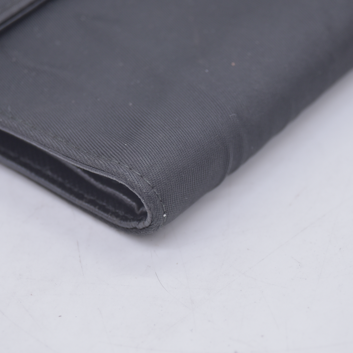 $775 PRADA Logo Plate Nylon Trifold Wallet Black 10021030