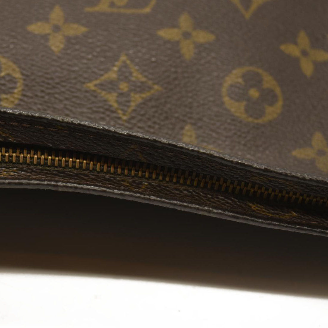 Louis Vuitton  Monogram Toiletry Pouch 26 TH0971