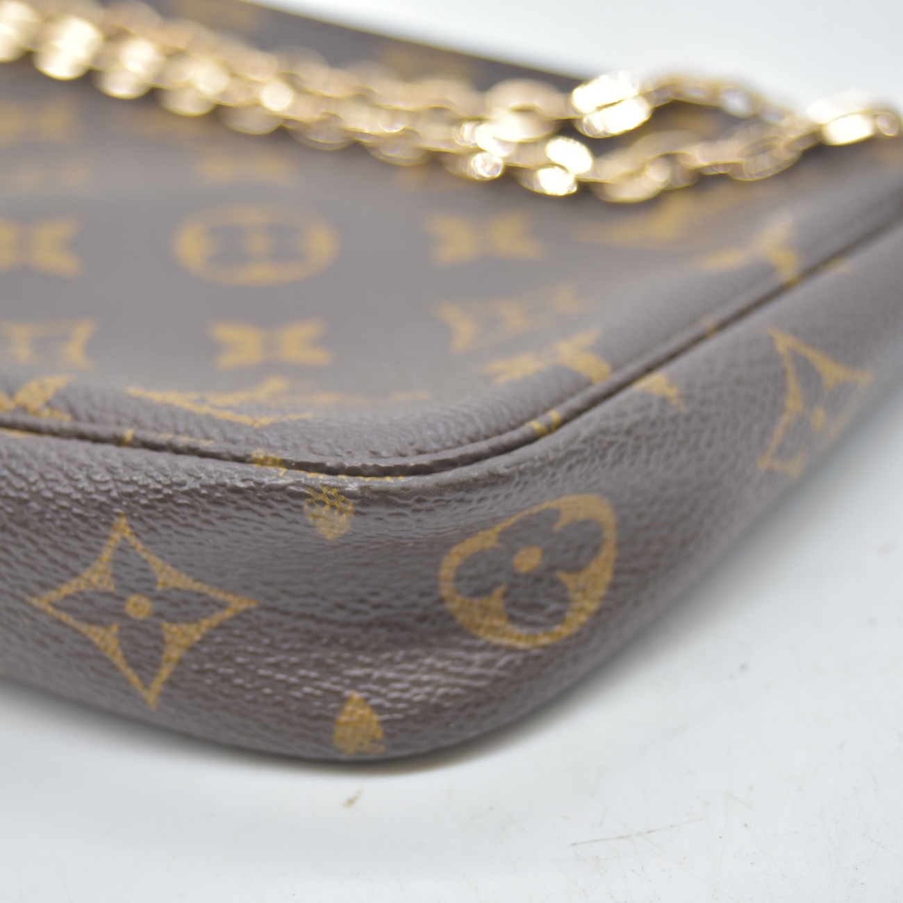 $1290 1999 Louis Vuitton Monogram Pochette Accessories AR0919