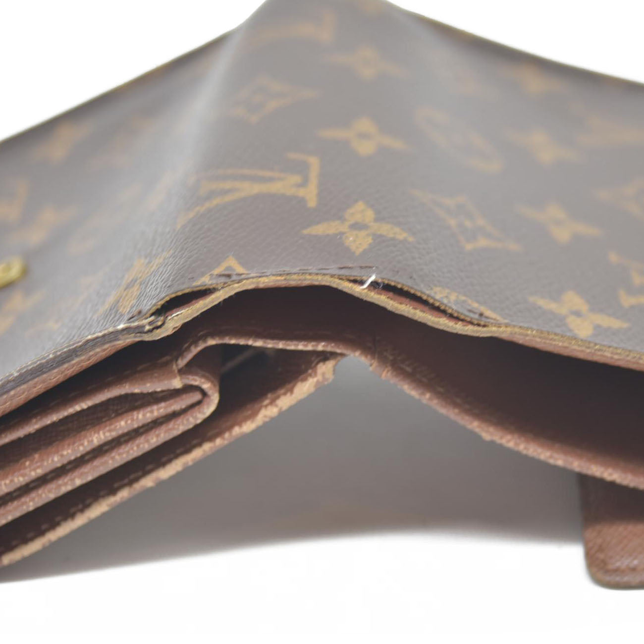 AUCTION $610 LOUIS VUITTON Monogram Alexandra Trifold Wallet CA4098