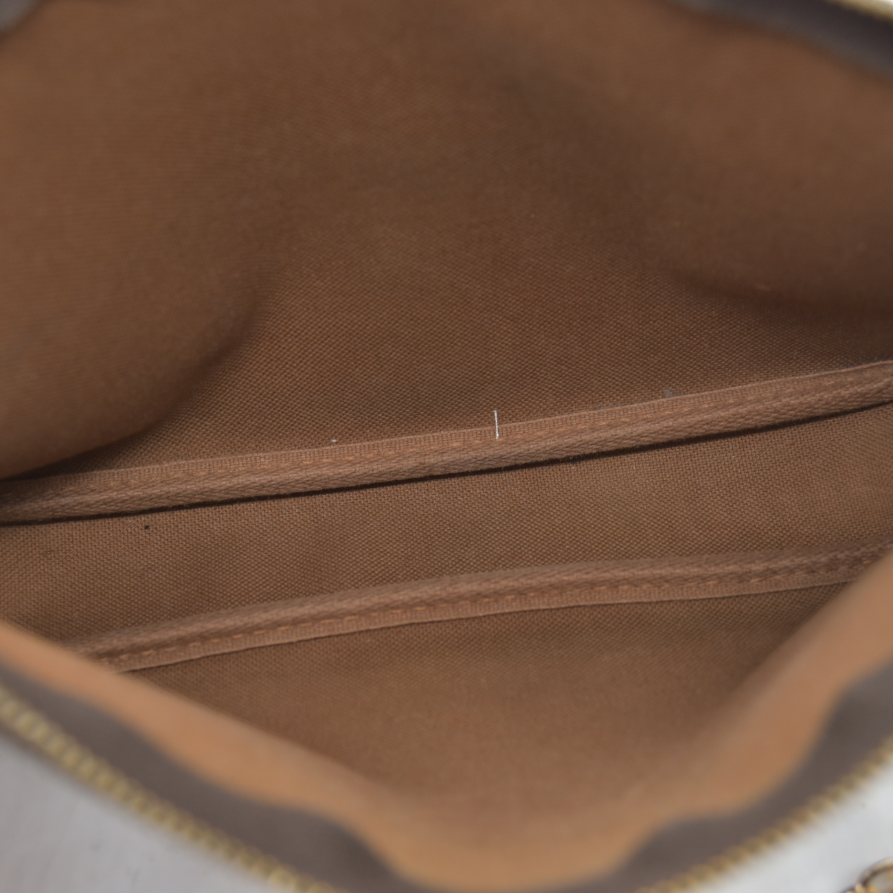 $1290 1999 Louis Vuitton Monogram Pochette Accessories AR0919