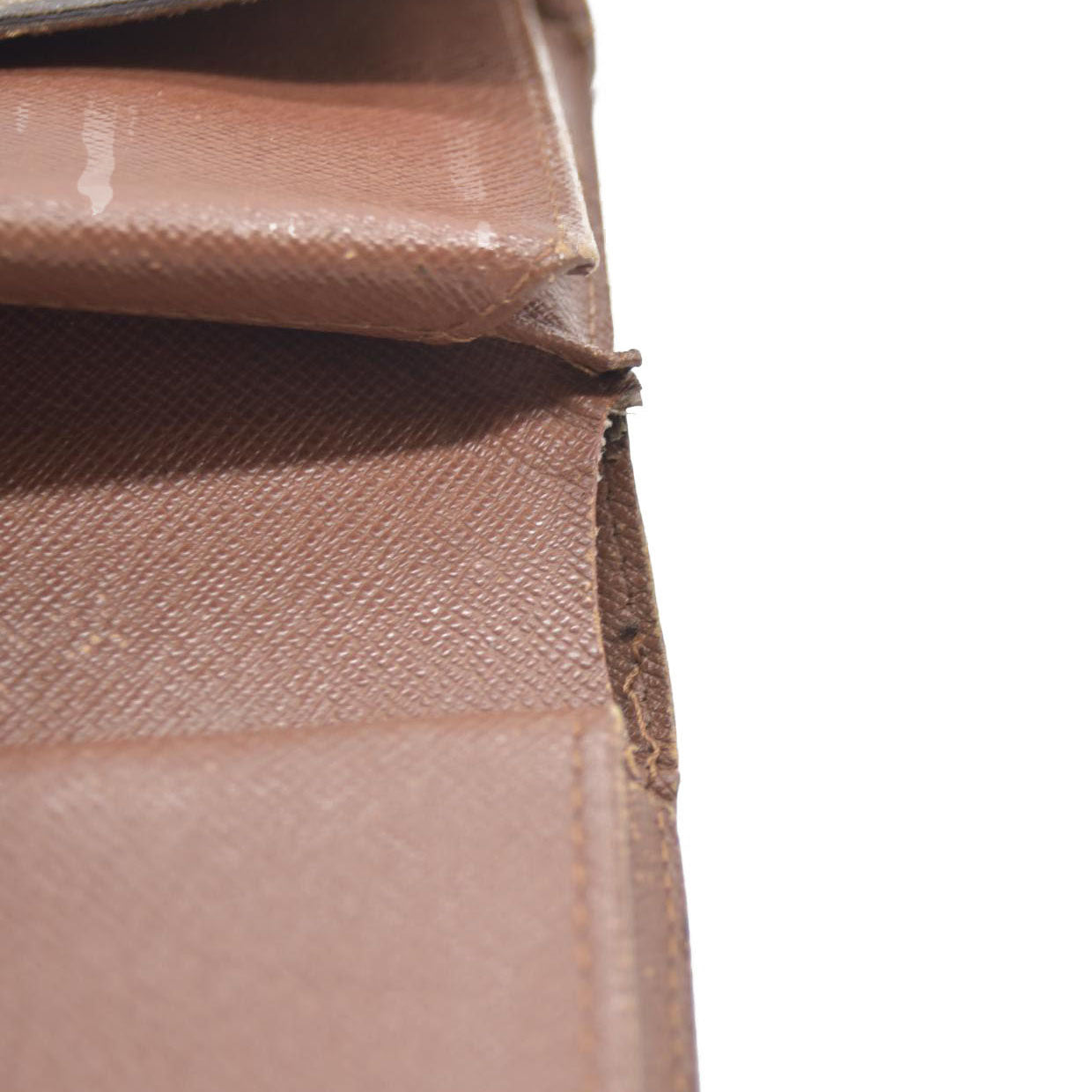 AUCTION $610 LOUIS VUITTON Monogram Alexandra Trifold Wallet CA4098