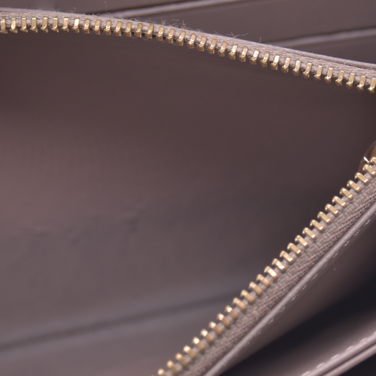 $970 2012 Louis Vuitton Monogram Vernis Zippy Zip Around Long Wallet CA2152 10021027