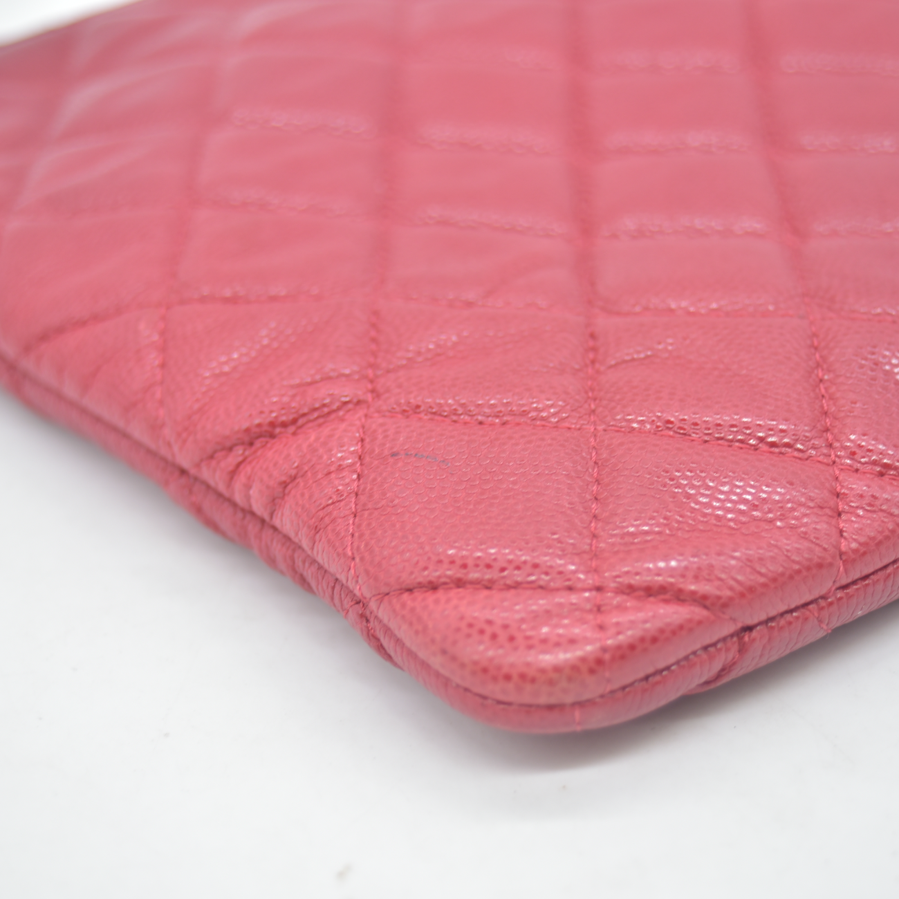 $1425 2019 Chanel Caviar Quilted Medium Cosmetic Case Red