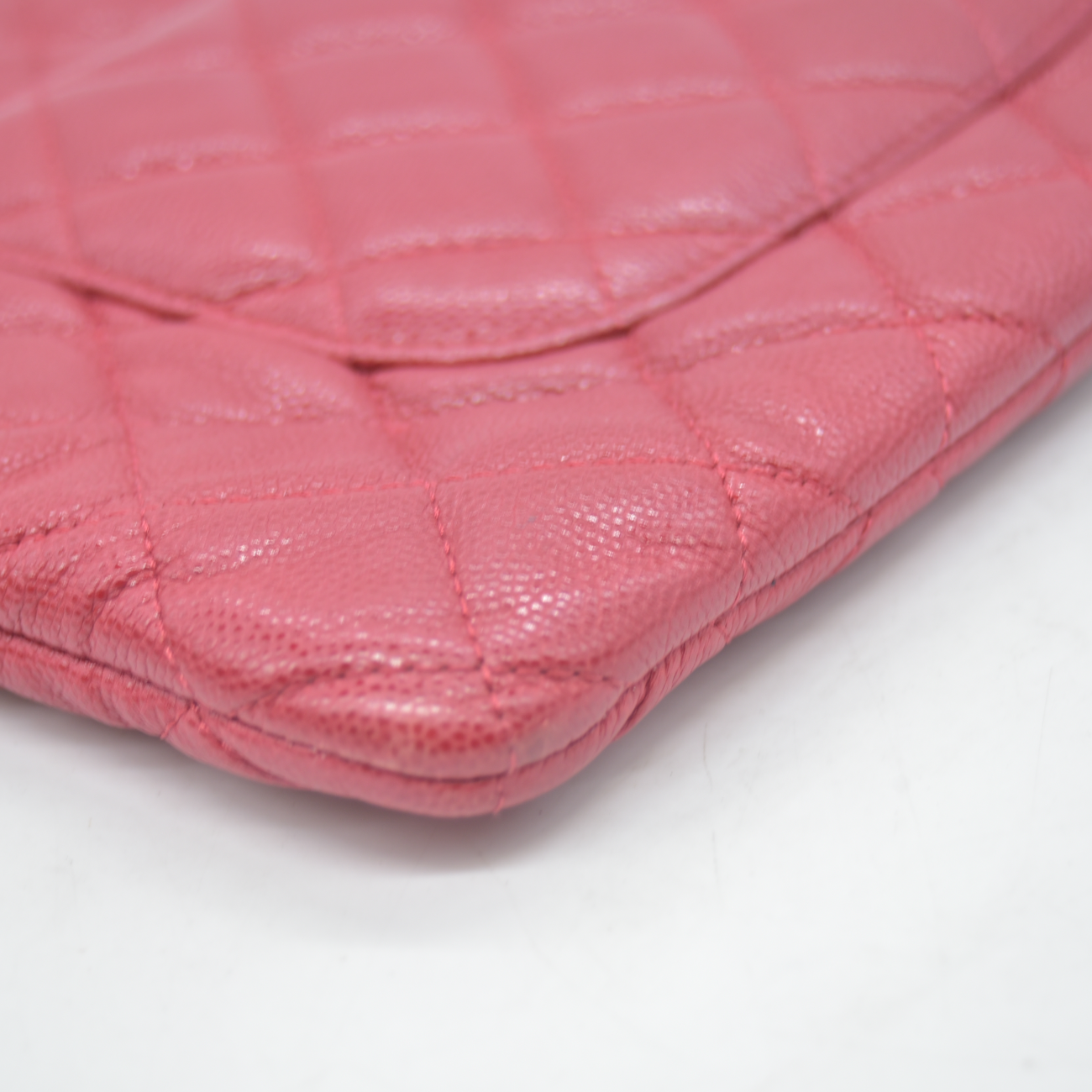 $1425 2019 Chanel Caviar Quilted Medium Cosmetic Case Red