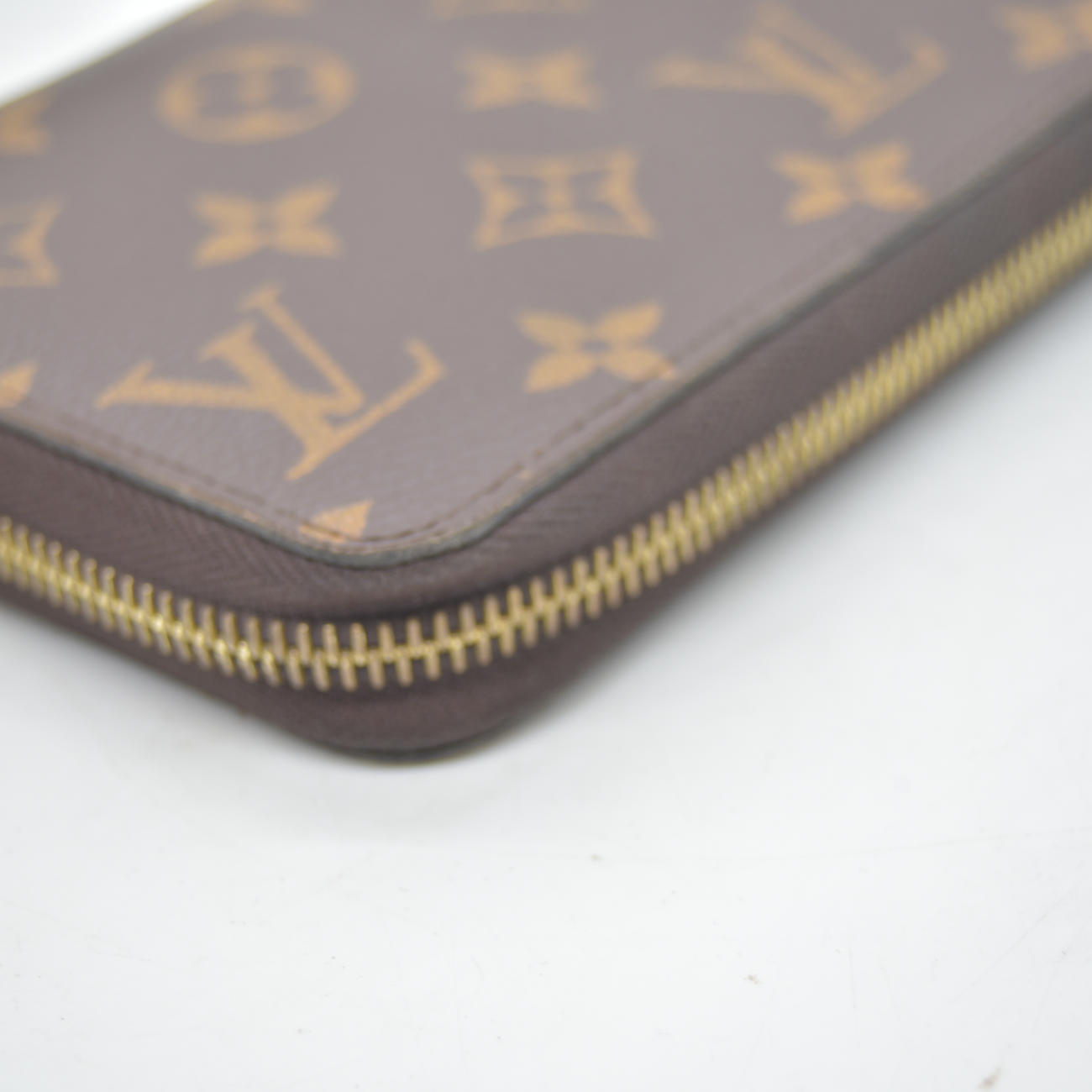 $960 RFID Louis Vuitton Monogram Zippy Wallet Coquelicot