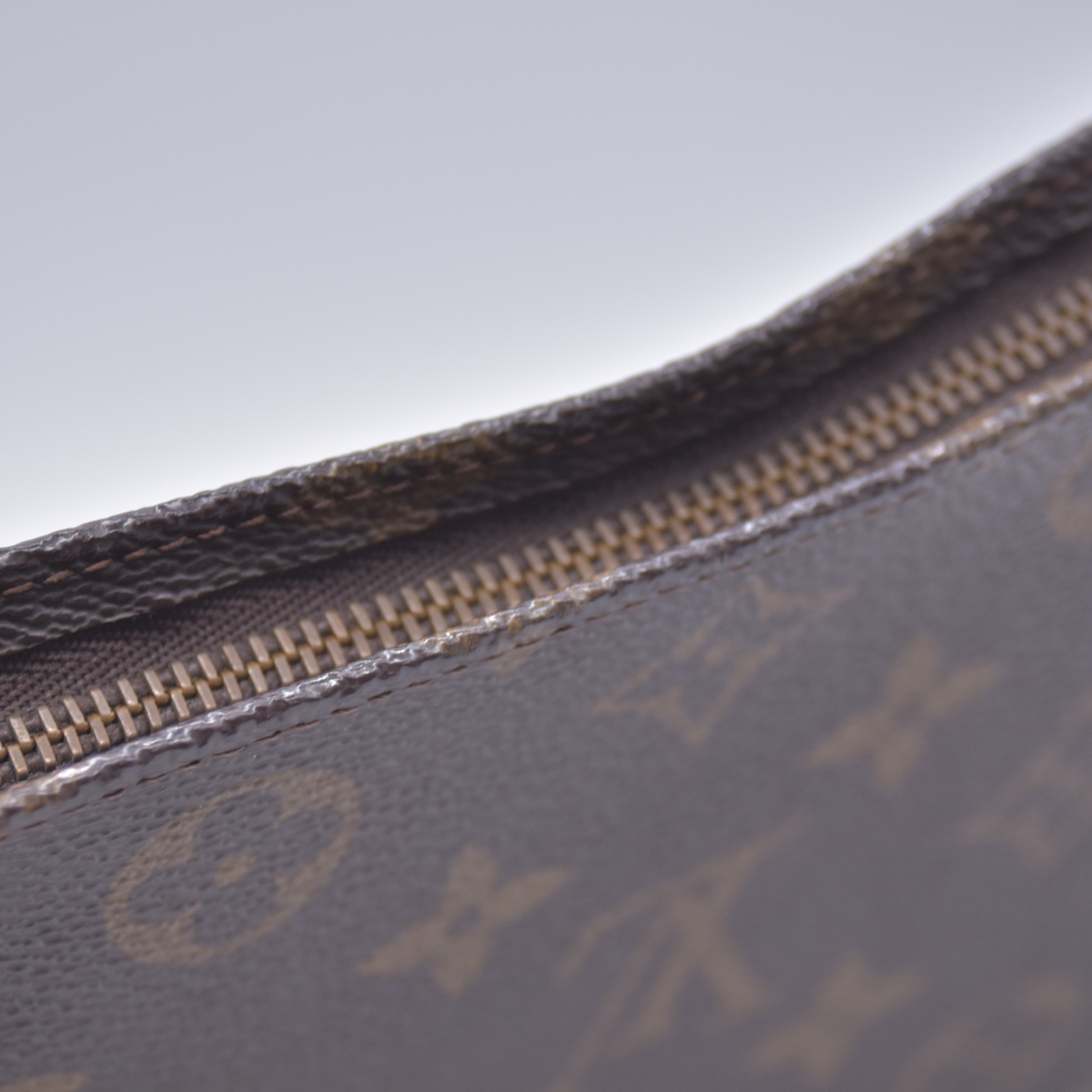 $760 Louis Vuitton Monogram Toiletry 26 Cosmetics Pouch Purse 10021031