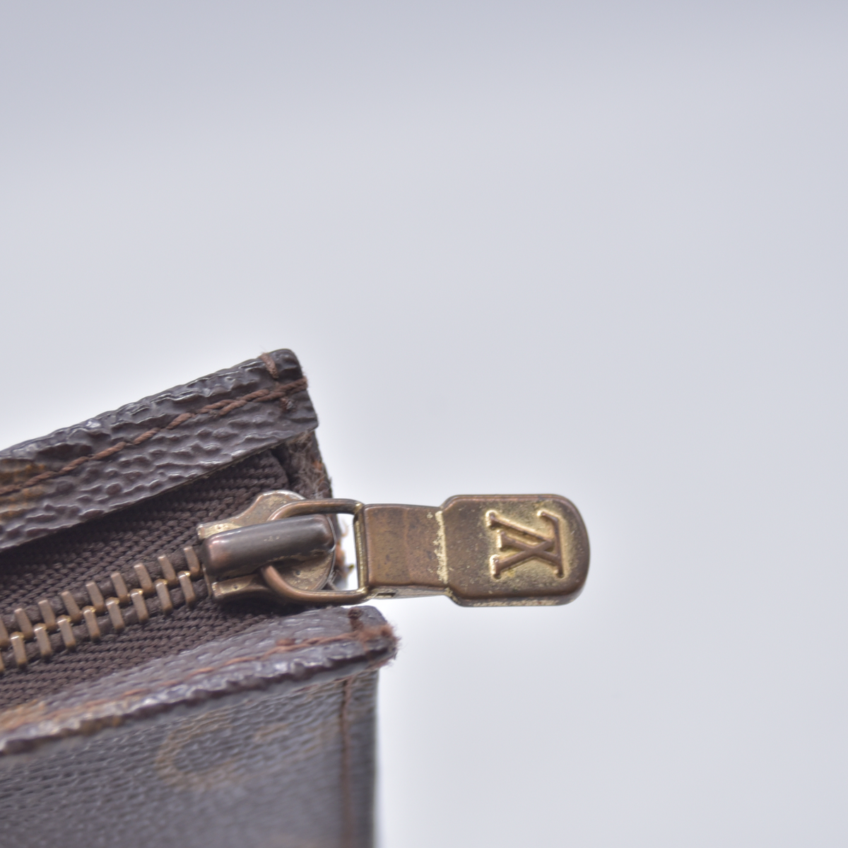 $760 Louis Vuitton Monogram Toiletry 26 Cosmetics Pouch Purse 10021031