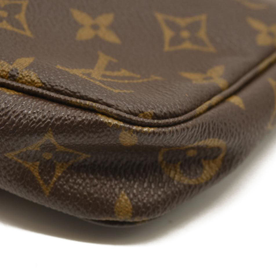 Louis Vuitton  Monogram Pochette Accessories VI0010