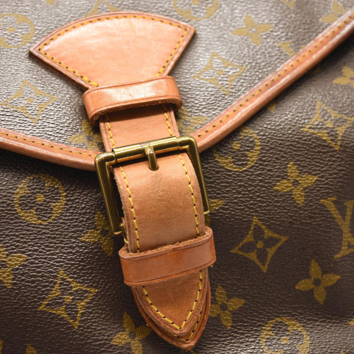 LOUIS VUITTON Monogram Beverly PM Briefcase