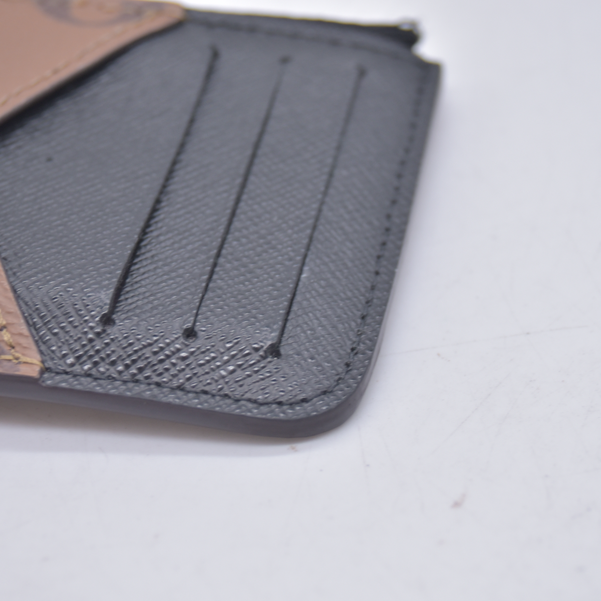$590 RFID Louis Vuitton Monogram Reverse Porte Cartes Romy Card Holder 10021024