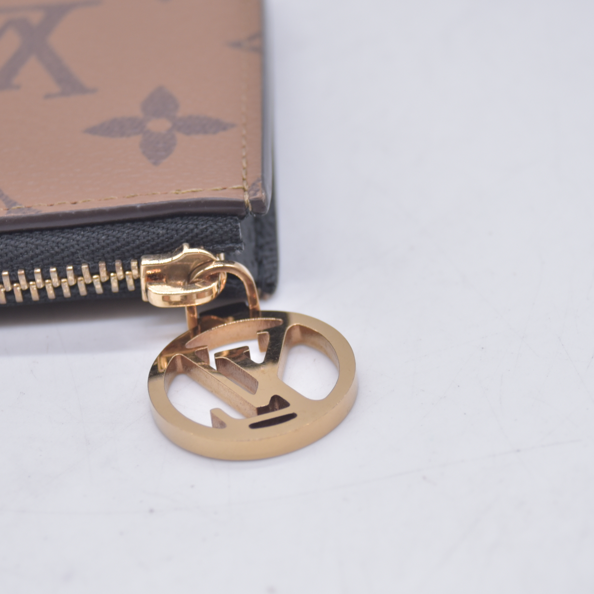 $590 RFID Louis Vuitton Monogram Reverse Porte Cartes Romy Card Holder 10021024