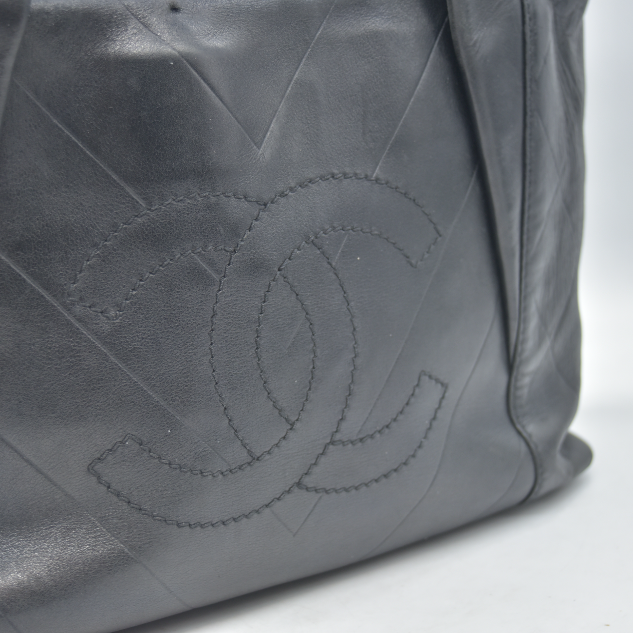 $3500 2006 Chanel Calfskin Chevron CC All Day Long Tote Black