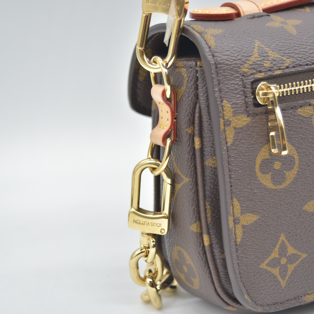 $3300 RFID Louis Vuitton Monogram Pochette Métis East West