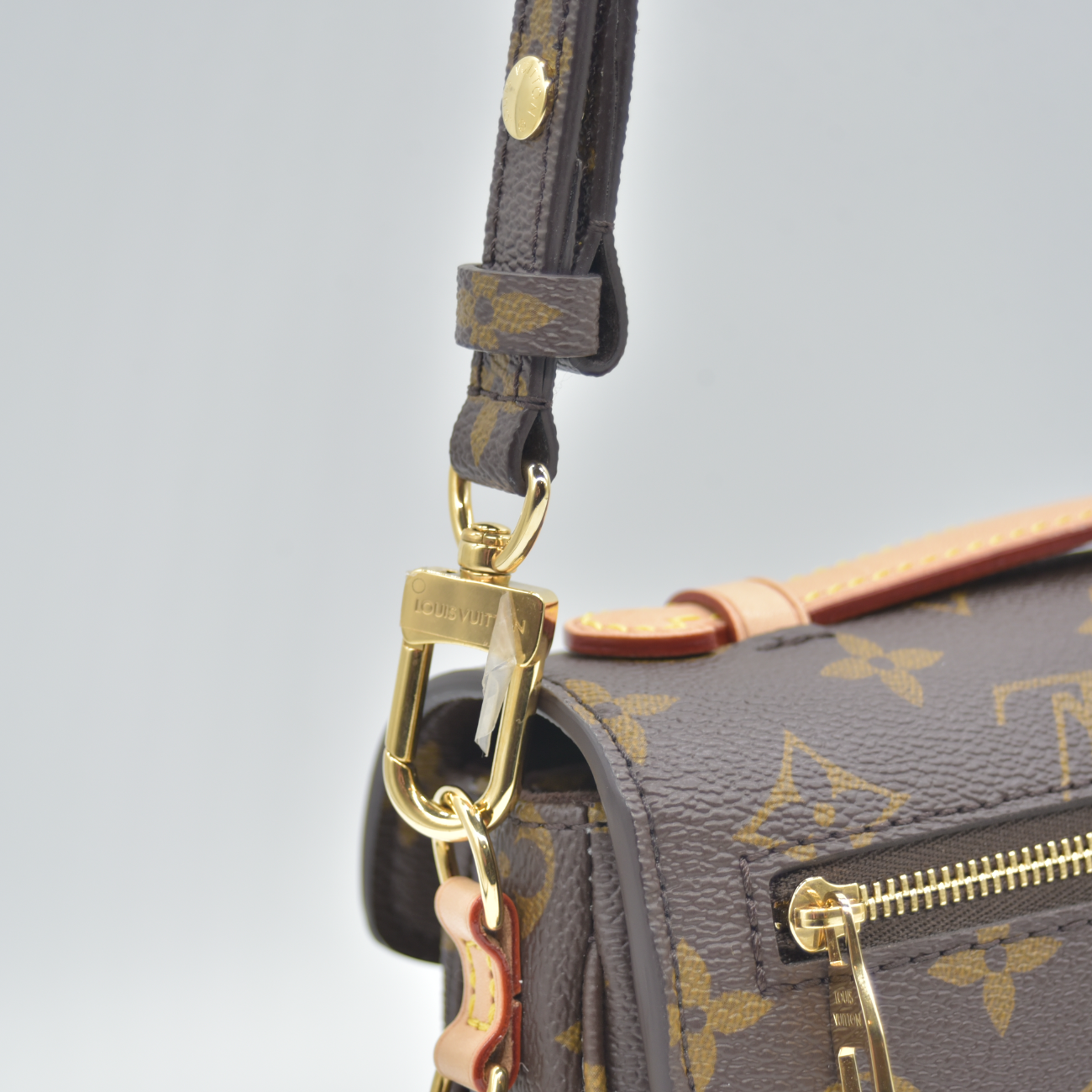$3300 RFID Louis Vuitton Monogram Pochette Métis East West