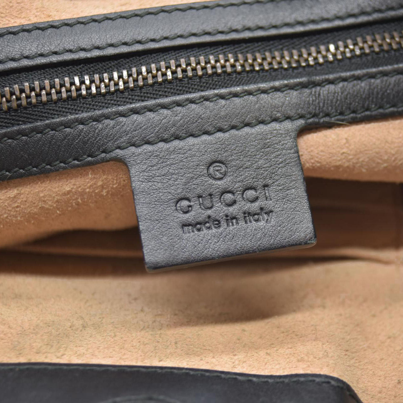 $2980 Gucci Calfskin Matelasse Medium GG Marmont Shoulder Tote Bag Black