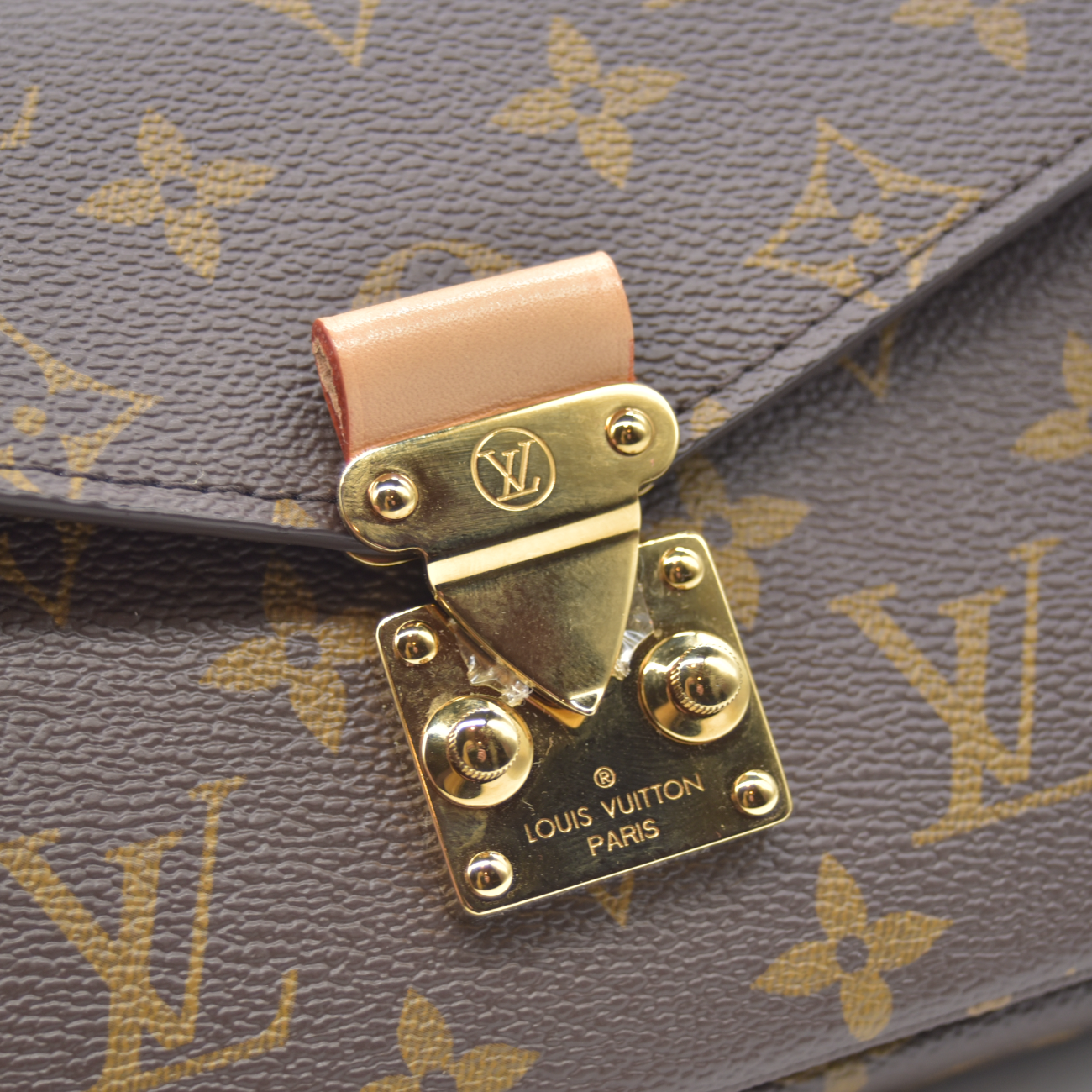 $3300 RFID Louis Vuitton Monogram Pochette Métis East West