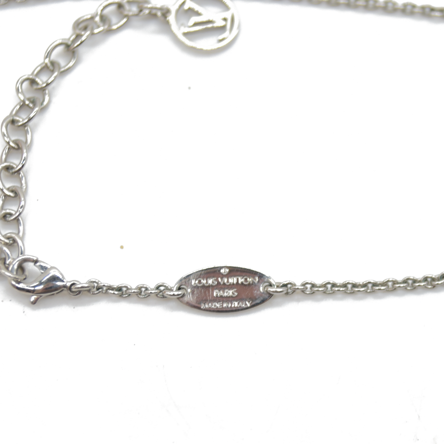 $505 Louis Vuitton Essential V Supple Necklace
