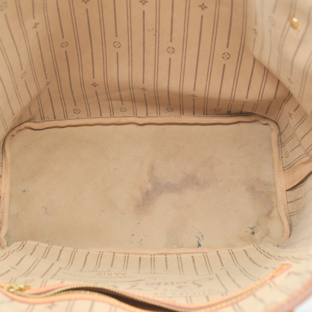 Louis Vuitton  Monogram Neverfull MM 2009 $2170 SD3069