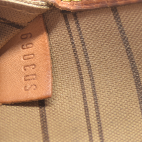 Louis Vuitton  Monogram Neverfull MM 2009 $2170 SD3069