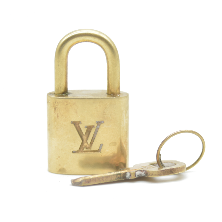 Auction Louis Vuitton Gold Lock #320