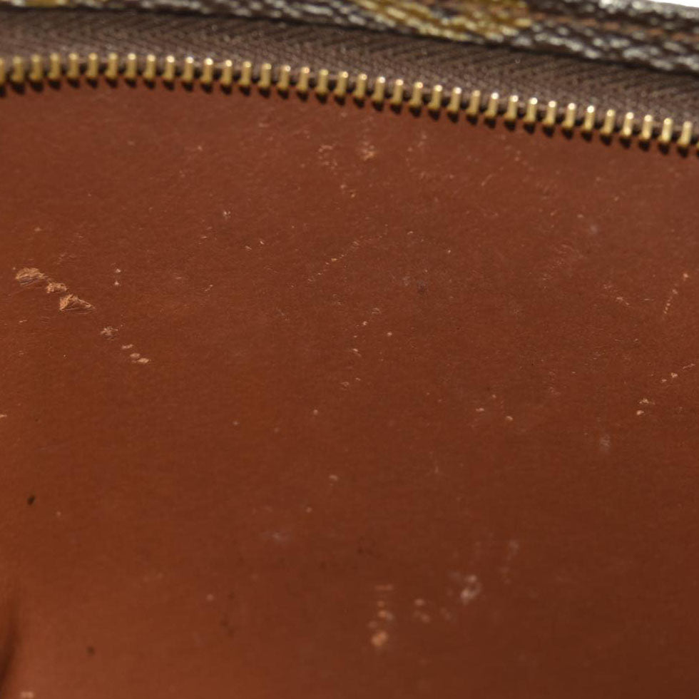 Louis Vuitton  Monogram Toiletry Pouch 26 882AN