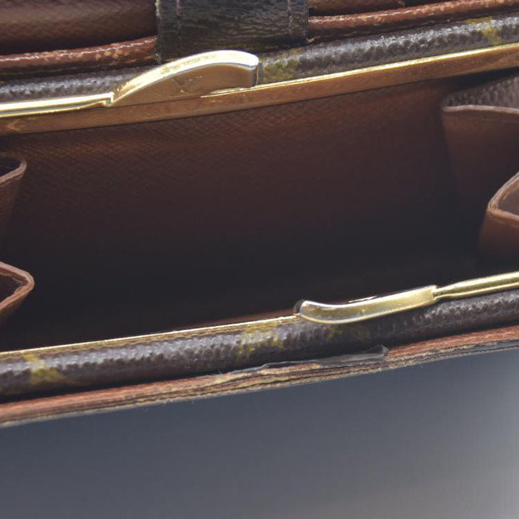 $750 Louis Vuitton Vintage 2001 Viennois Wallet