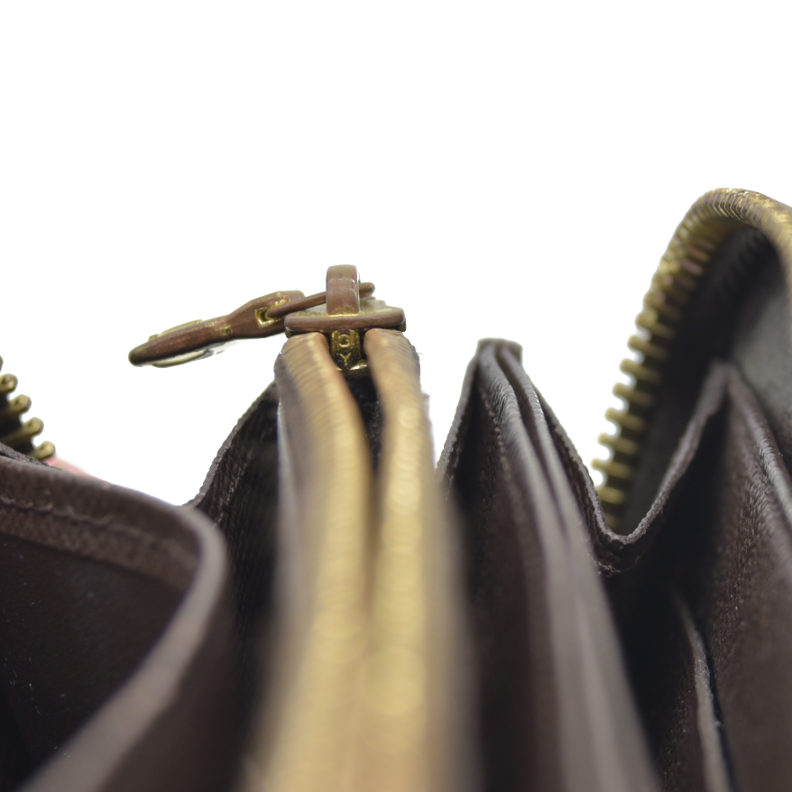 AUCTION $915 Louis Vuitton Damier Ebene Zippy Wallet CA2140 2010