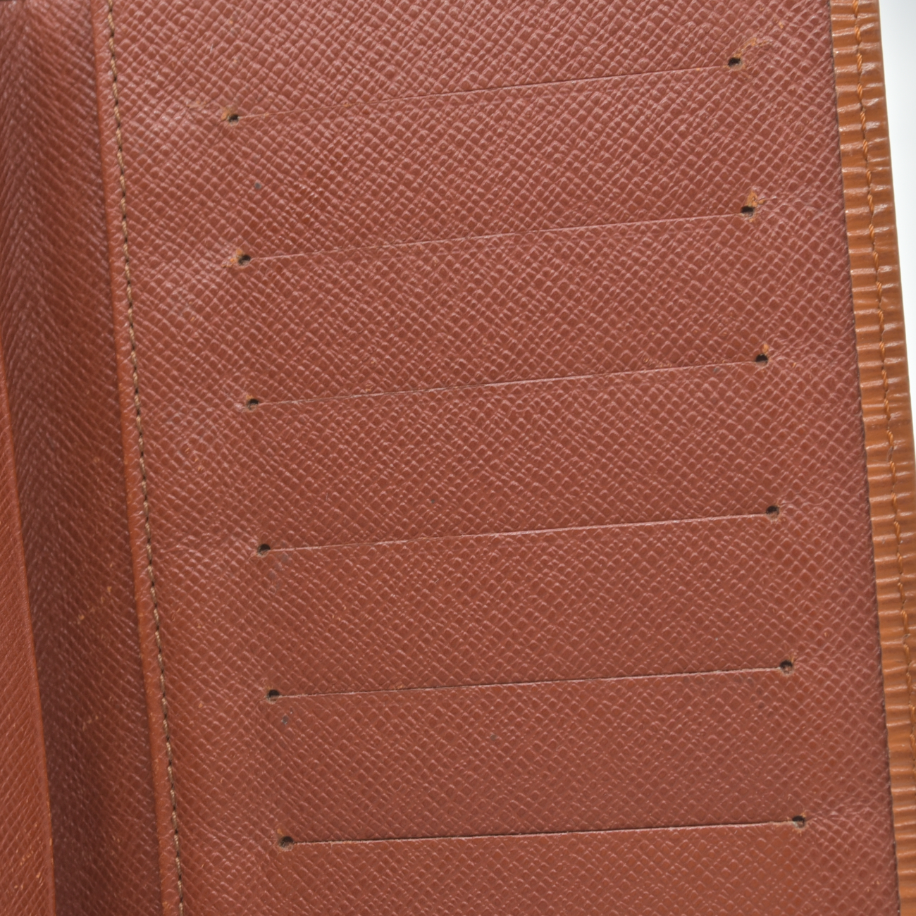 $650 1999 Louis Vuitton Epi Checkbook Holder Wallet CA0979