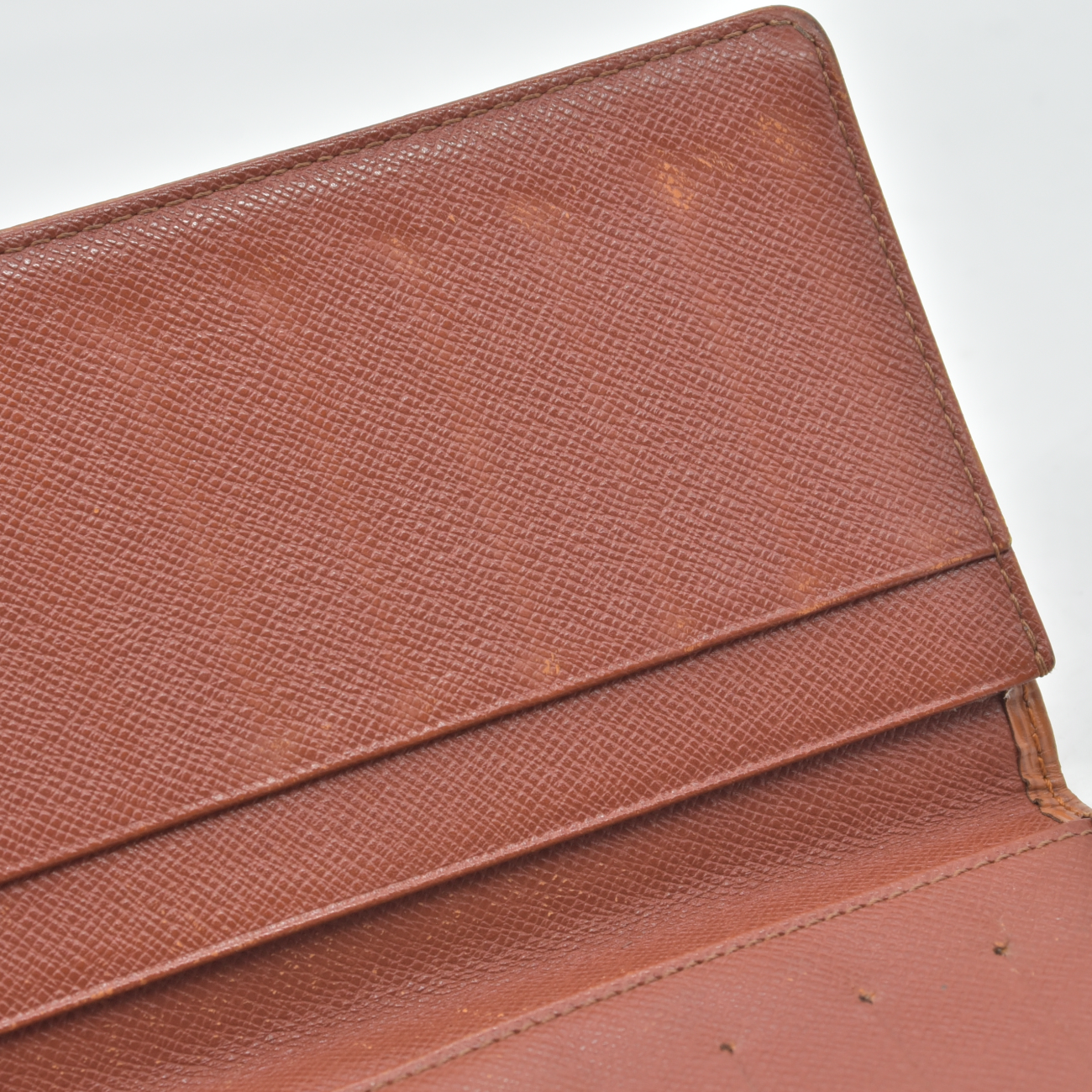 $650 1999 Louis Vuitton Epi Checkbook Holder Wallet CA0979