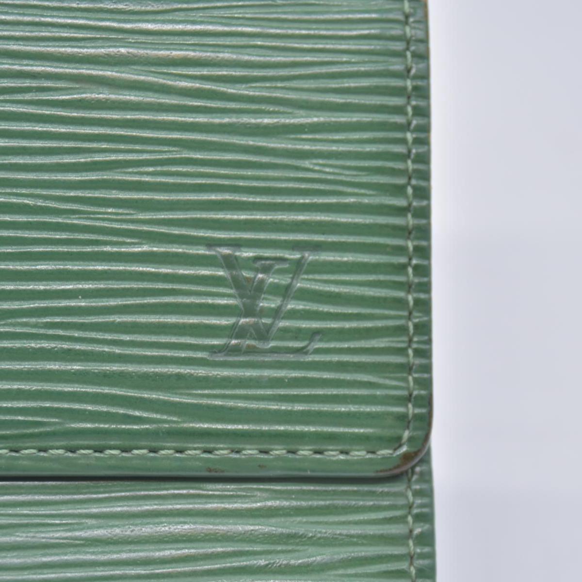 $750 Louis Vuitton Epi Sarah Wallet Borneo CA0257 CONSIGNMENT 10021037