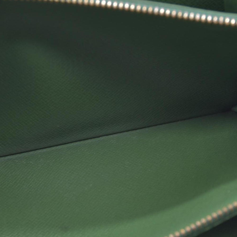 $750 Louis Vuitton Epi Sarah Wallet Borneo CA0257 CONSIGNMENT 10021037