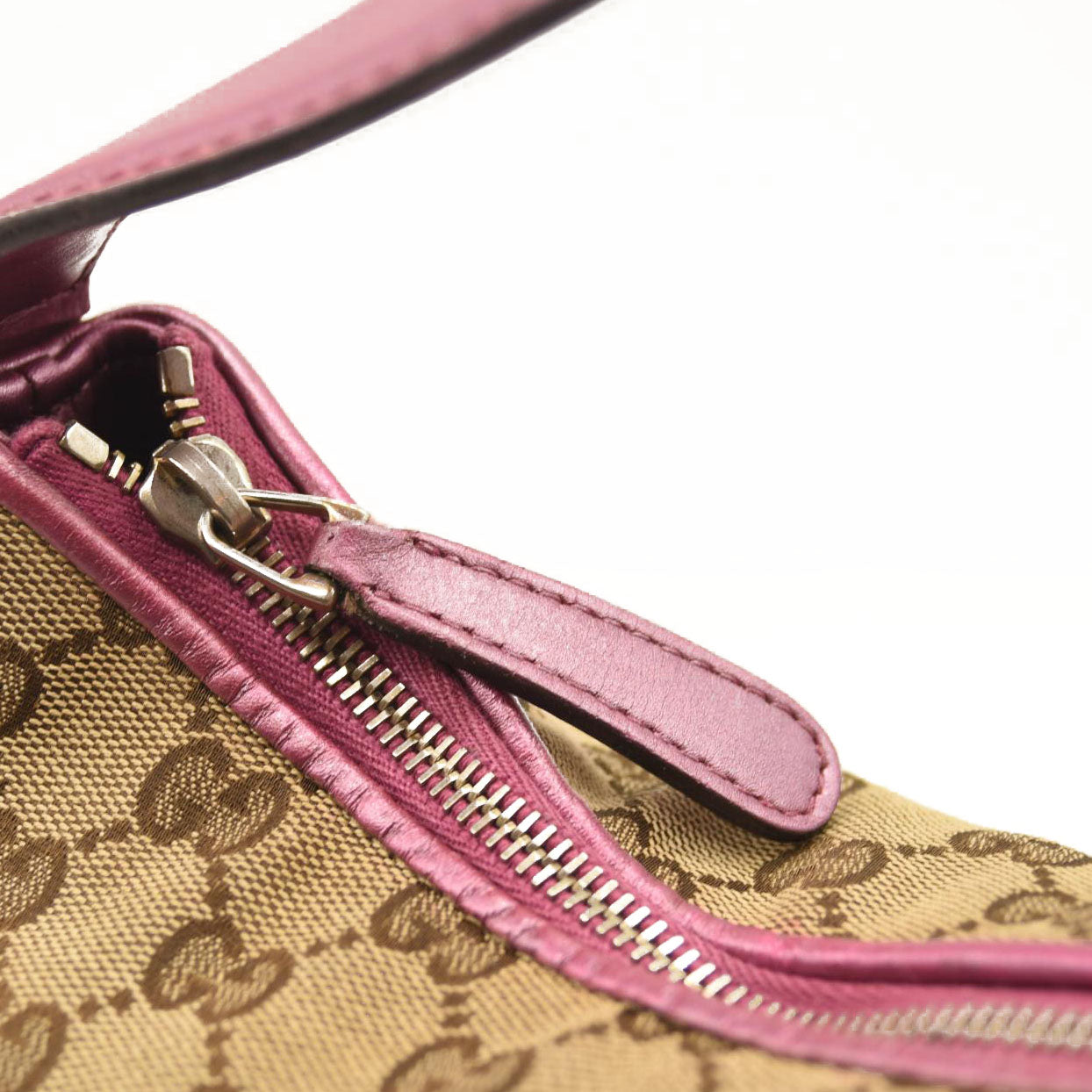 GUCCI GG Canvas Heartbit Small Hobo Bag Pink