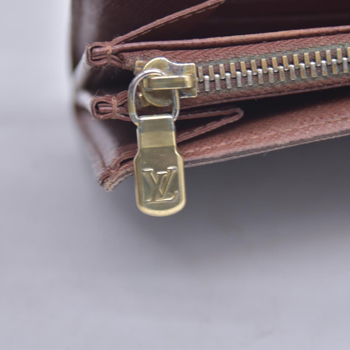 $725 2011 WELL WORN Louis Vuitton Sarah Wallet Monogram CA4111 CONSIGNMENT 10021041