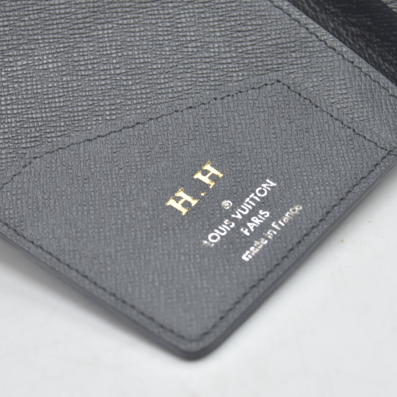 $750 2011 Taiga Porte Valeurs Organizer Wallet Black TA4101