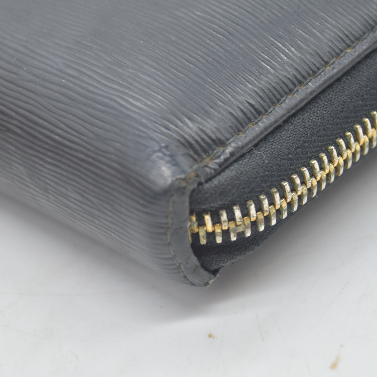 $1070 PRADA Vitello Move Bi-Color Zip Around Wallet Black