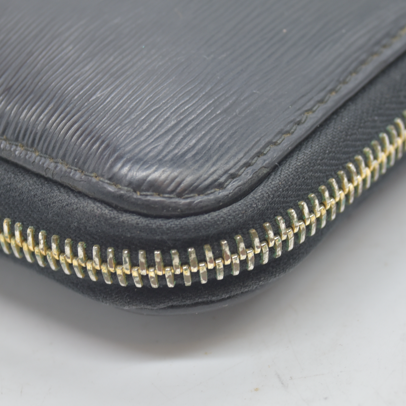 $1070 PRADA Vitello Move Bi-Color Zip Around Wallet Black
