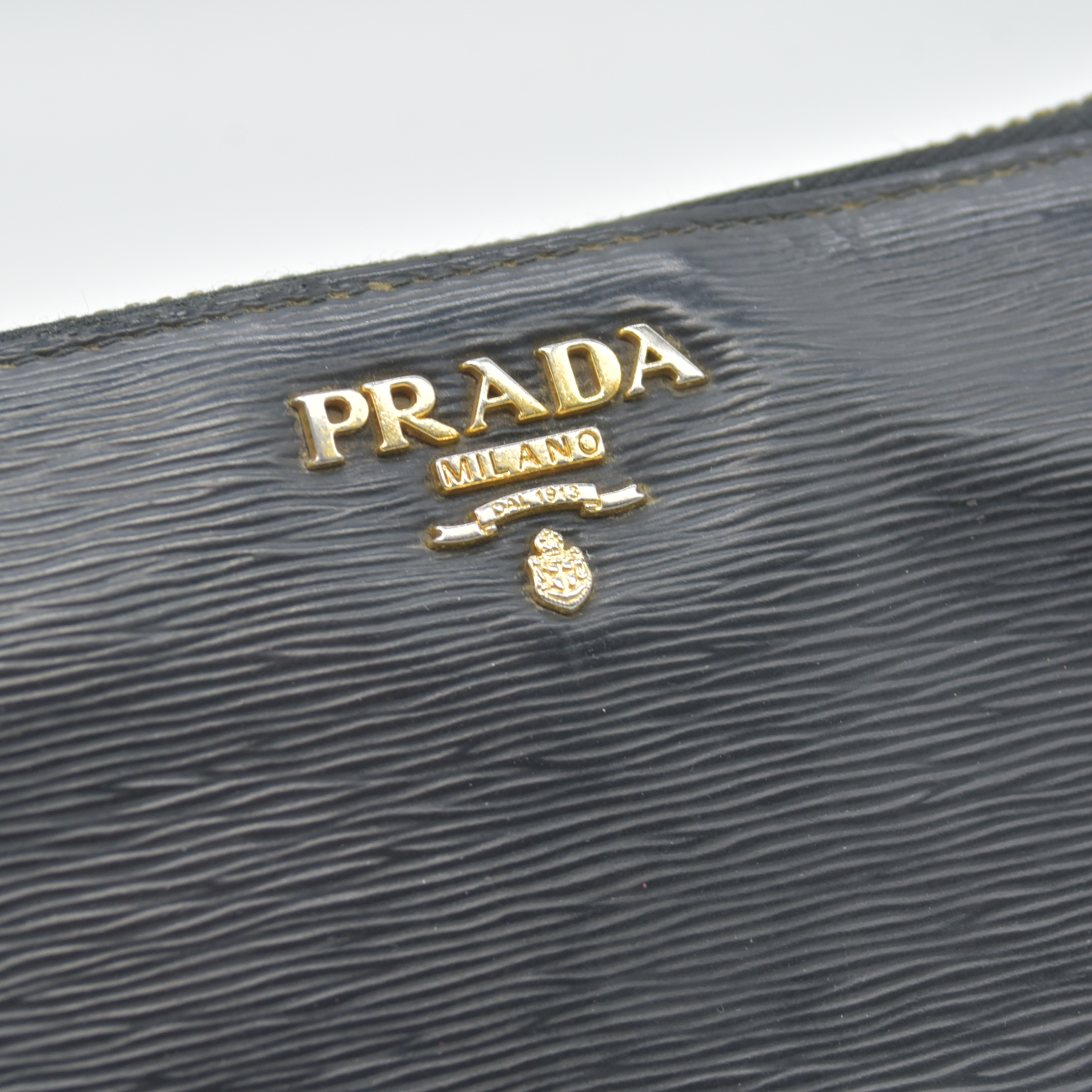 $1070 PRADA Vitello Move Bi-Color Zip Around Wallet Black